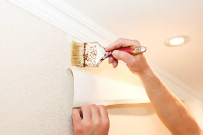 Pose de papier peint à Épineuse — revêtements muraux et toiles de verre